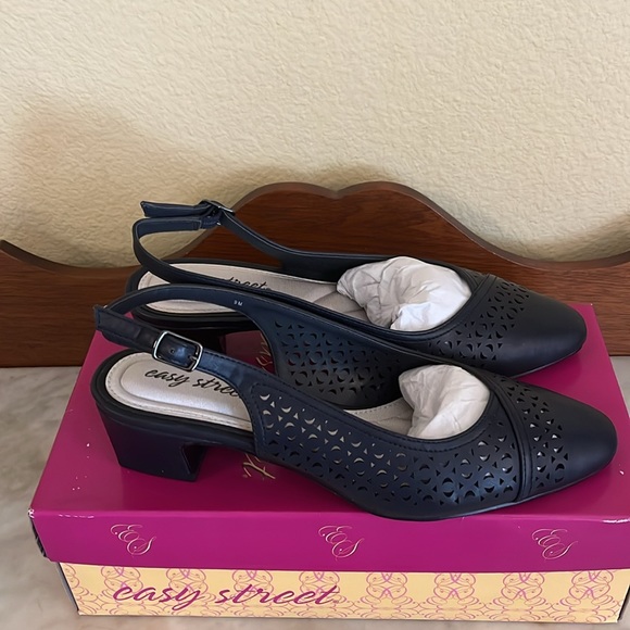 🆕 Easy Street-Navy Pumps-Size-9M - Picture 7 of 12
